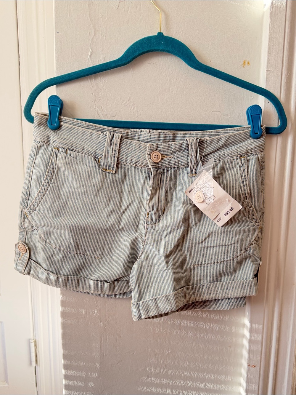 BNWT Lucky Brand Light Blue Pinstripe Women's Denim Shorts size 2 -26” waist